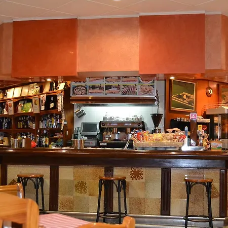 酒店 Restaurante Camelias 2*